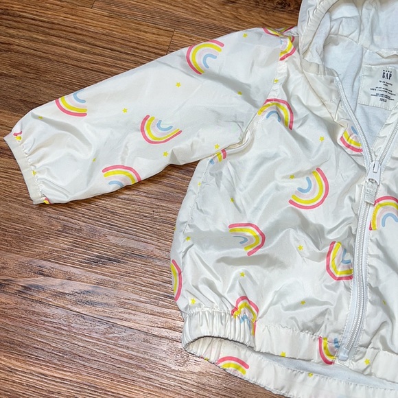 BabyGap white windbreaker with rainbows size 18 to 24 months - Picture 3 of 6